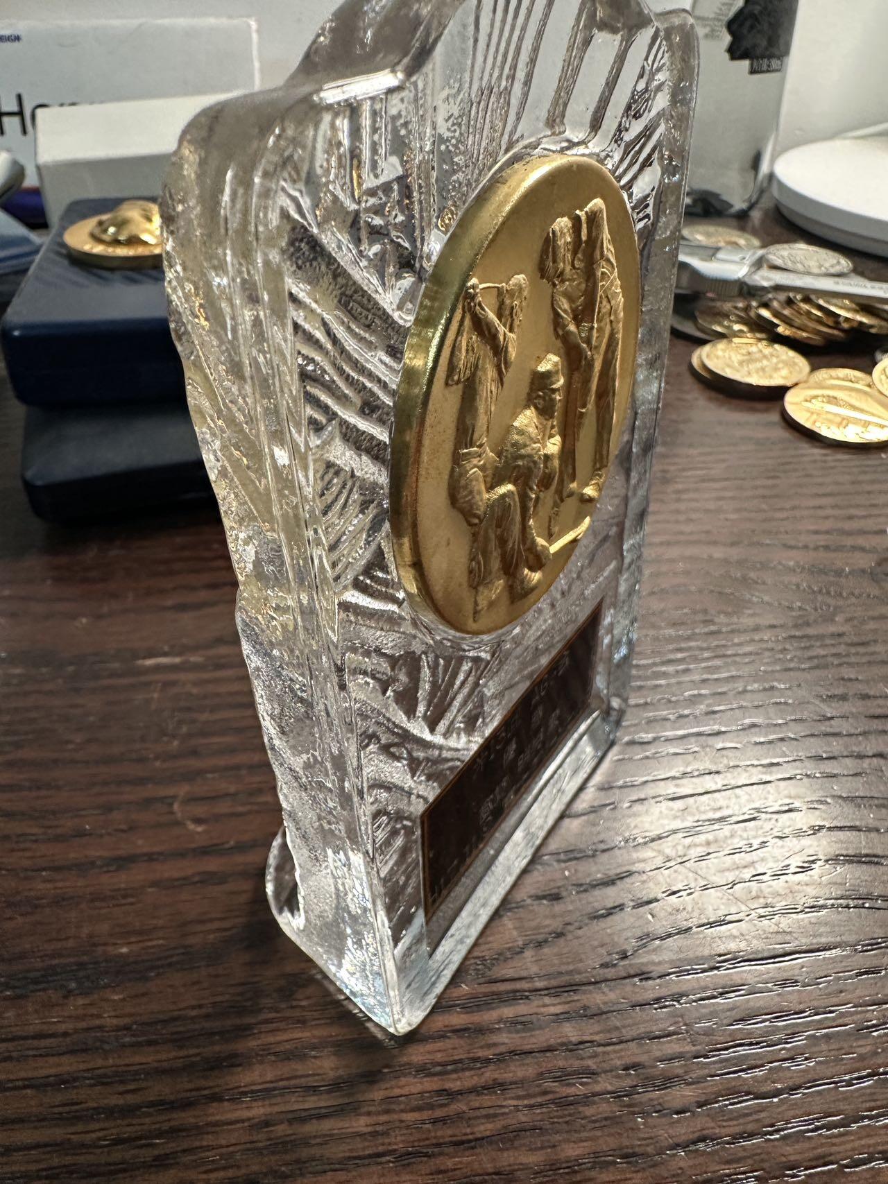 蒂克钱币-第57场 日本章 企业章拍卖  日本 高尔夫优胜 玻璃奖杯 铜章60mm