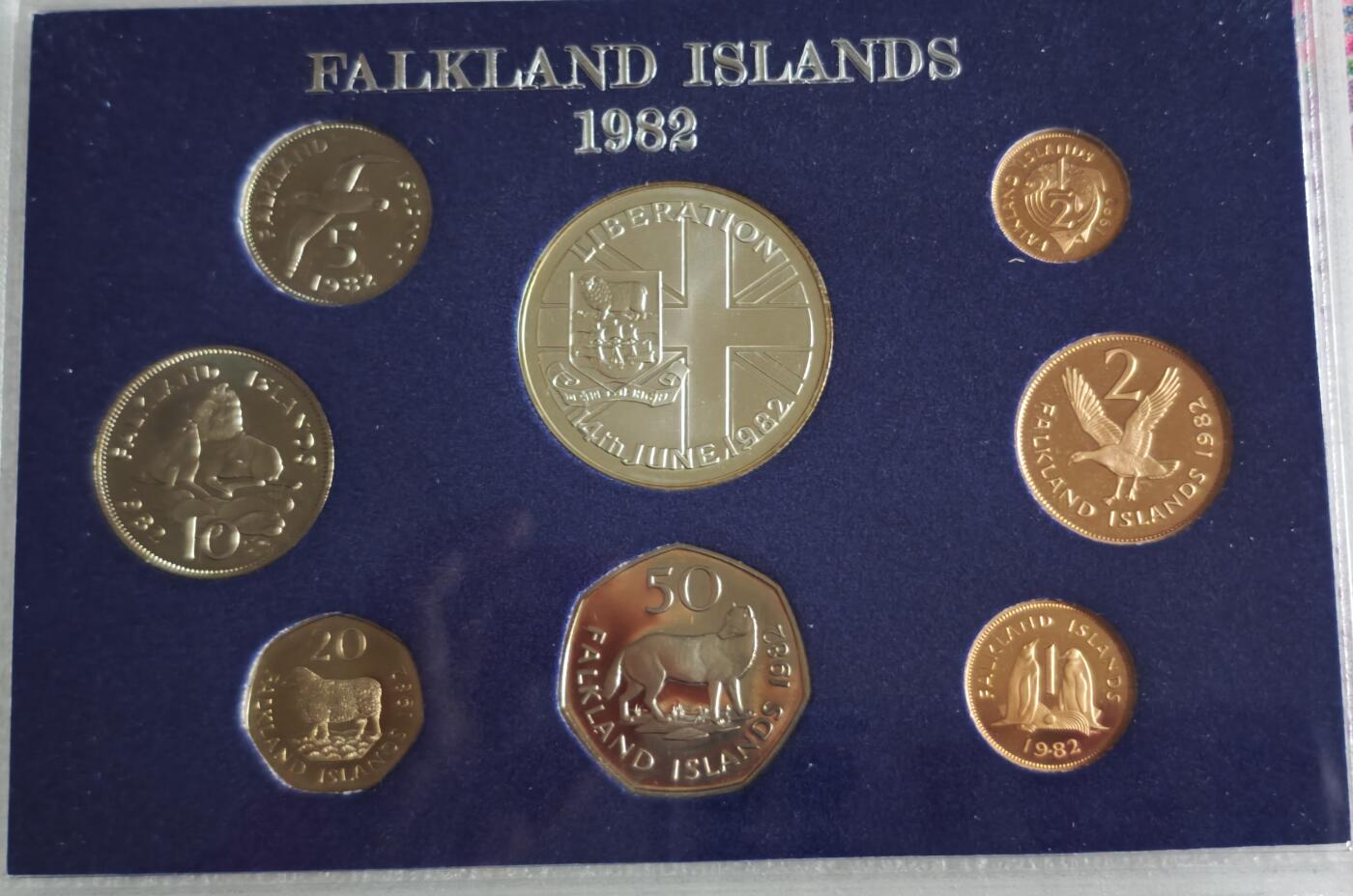 瓶子🏺第227期拍卖会  1982年英属福克兰群岛8枚套  最大枚为银币  28.28克  28.28×0.925×27=706.293