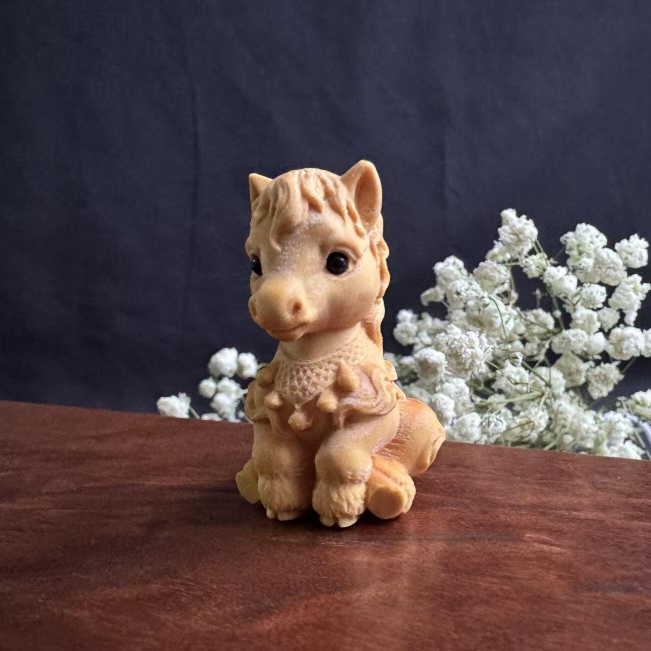 零元拍：2026马年，黄杨木雕12生肖之：萌马，高约：40MM。可爱不。