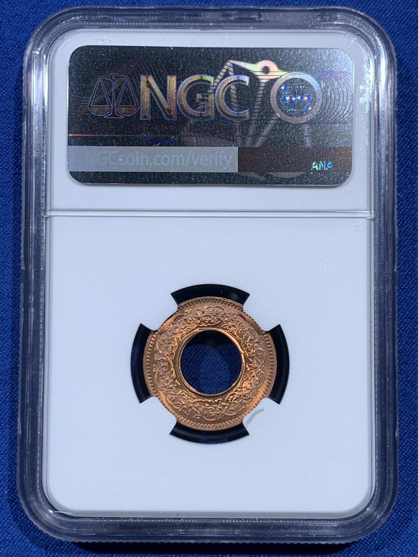 《竞宝斋》第462场 周日，周一，2场连拍 （全场包邮）欢迎送拍 NGC MS65RB 英属印度 1943年 1PICE 中孔铜币 季军分