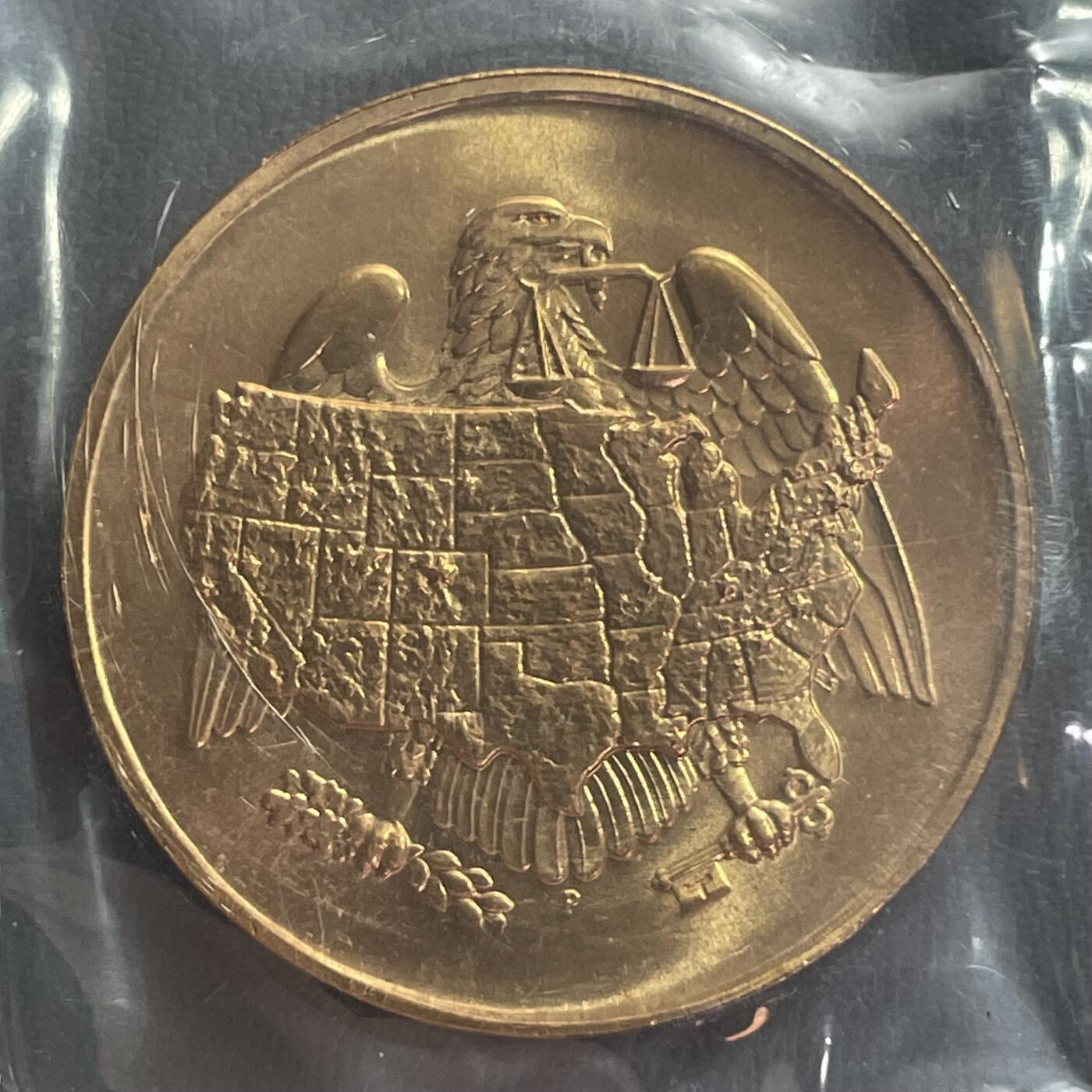 回流0201 全新封装 美国1977年费城铸币局特别发行的纪念套币 含1969年费城铸币局启用新厂纪念章