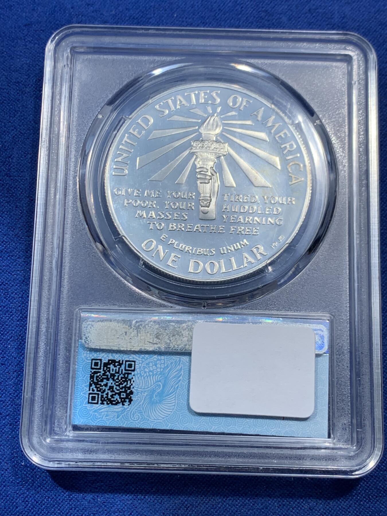 《竞宝斋》第462场 周日，周一，2场连拍 （全场包邮）欢迎送拍 美国1986年自由女神1美元精制银币