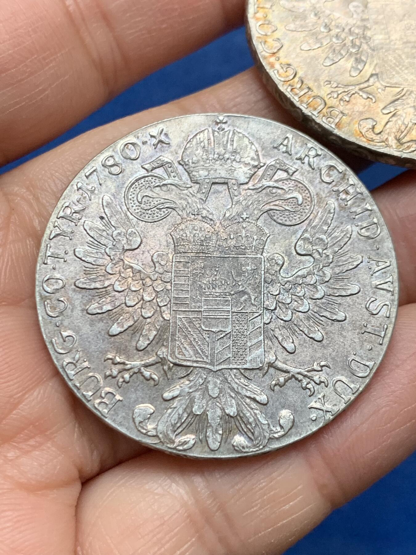 《竞宝斋》第462场 周日，周一，2场连拍 （全场包邮）欢迎送拍 两枚一组 1780后铸版大奶妈 带彩