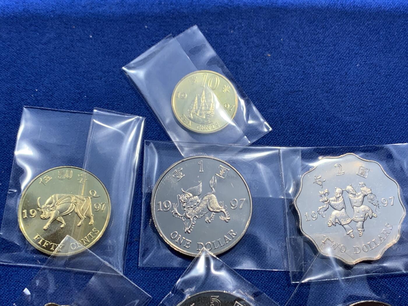 《竞宝斋》第462场 周日，周一，2场连拍 （全场包邮）欢迎送拍 香港1997回归纪念币一组 细节见图