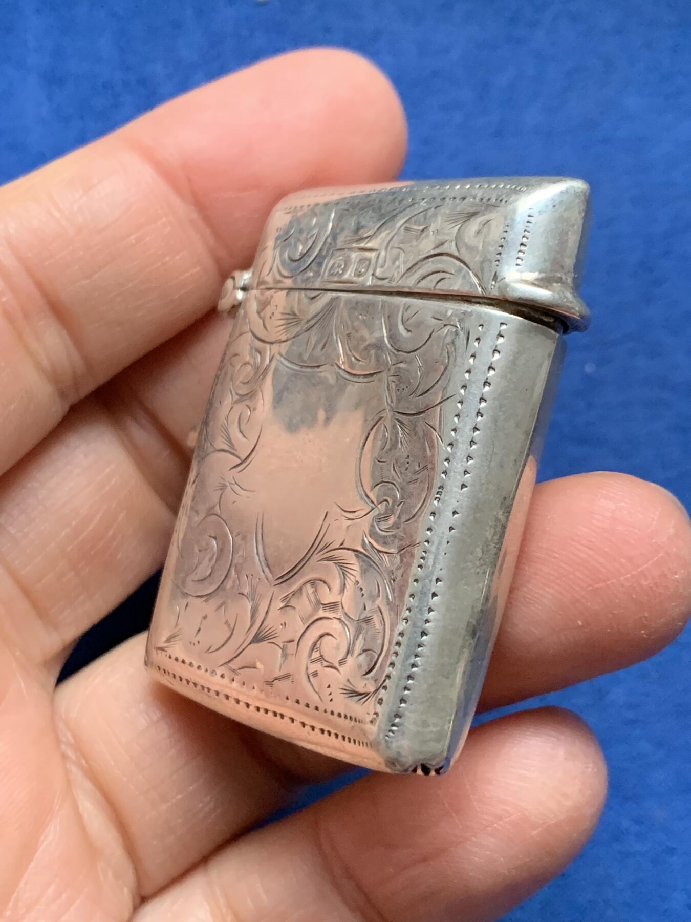 《竞宝斋》第462场 周日，周一，2场连拍 （全场包邮）欢迎送拍 英国银质火柴盒 21.6克 45.5*34mm