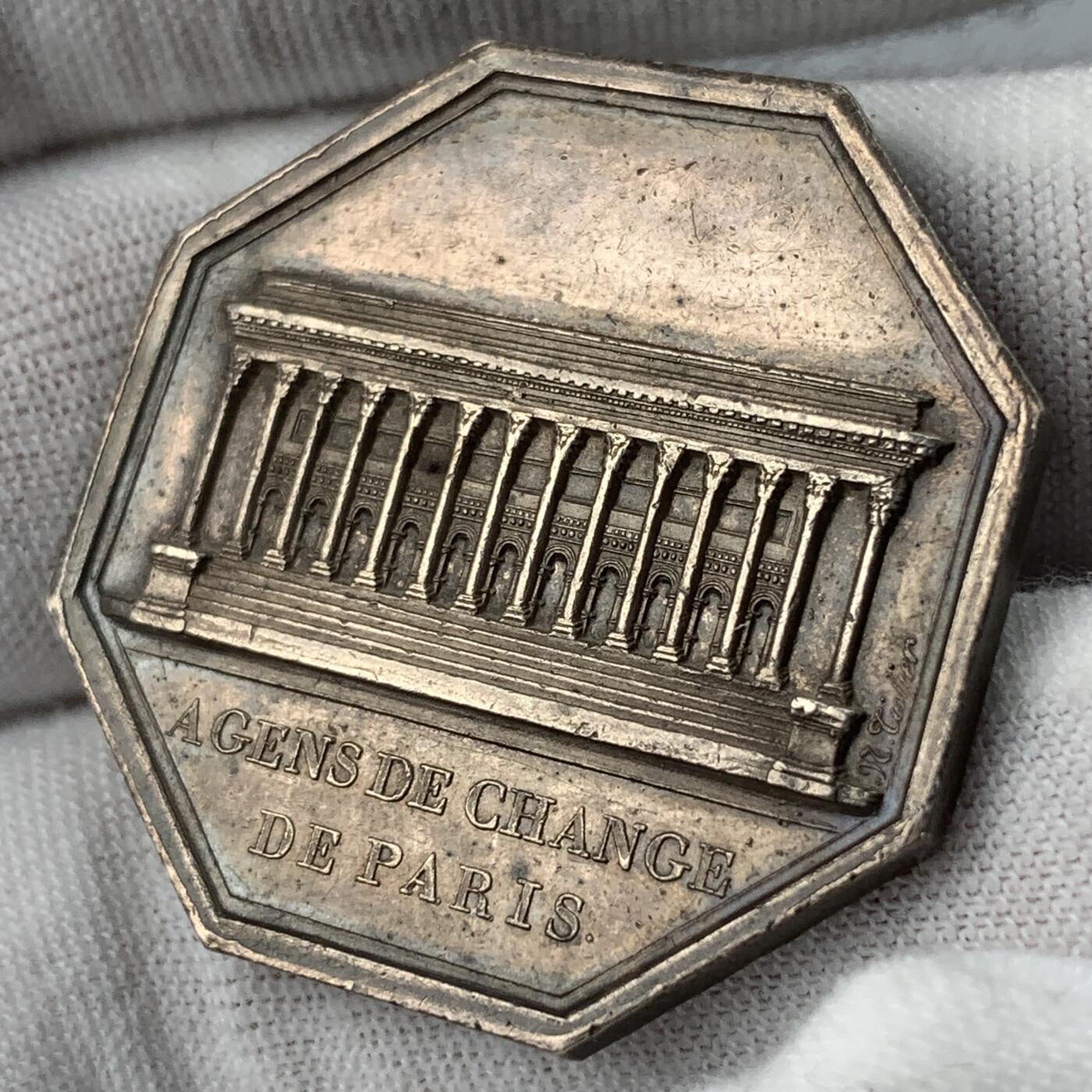 掌中浮雕-藏着的欧洲第051场 法国路易十八头像，巴黎证券交易所八角银章，32.8mm，16.3g