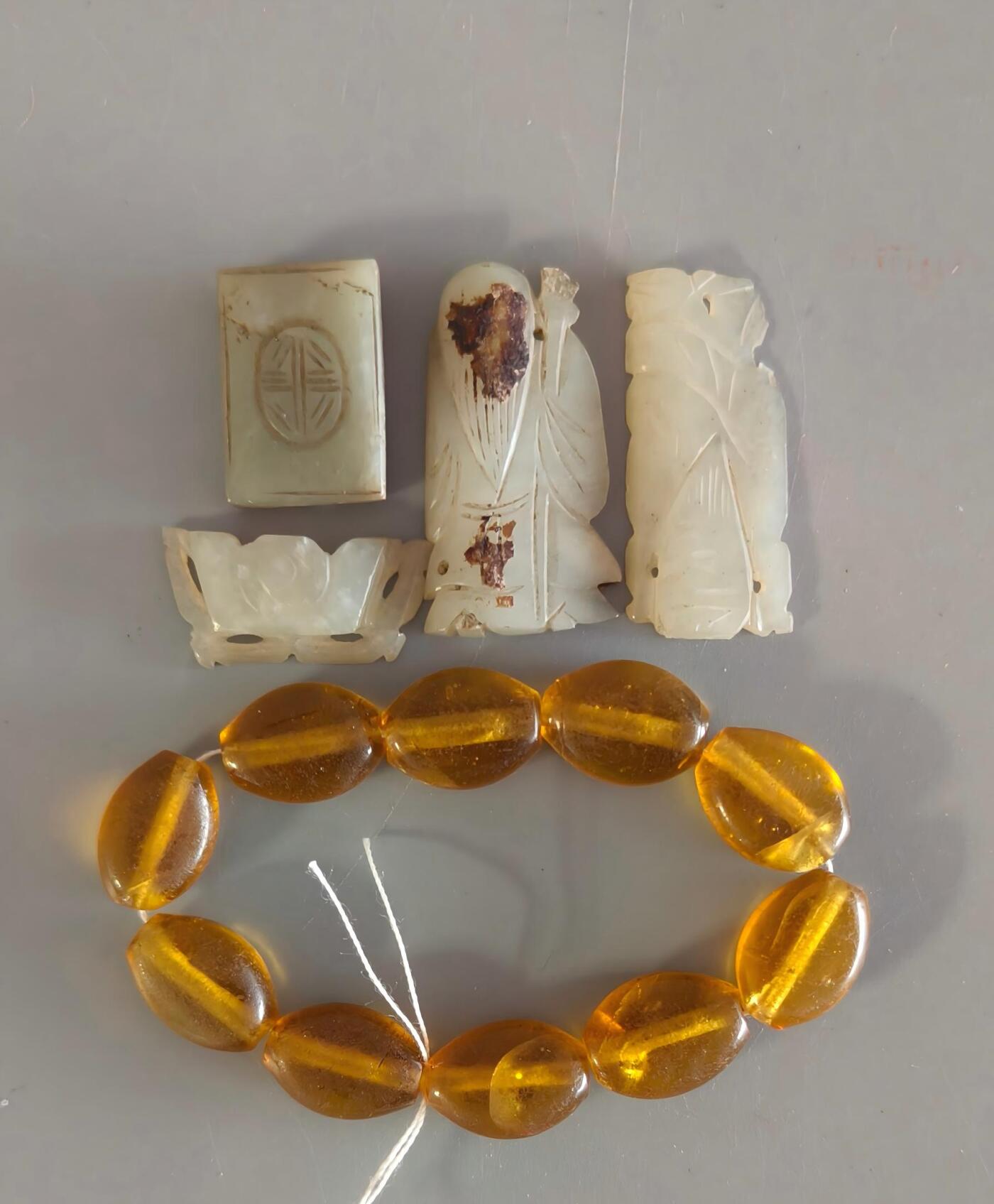 上海都达杂项专场九（全场包邮） 清 各式旧玉、手串 5件1-41