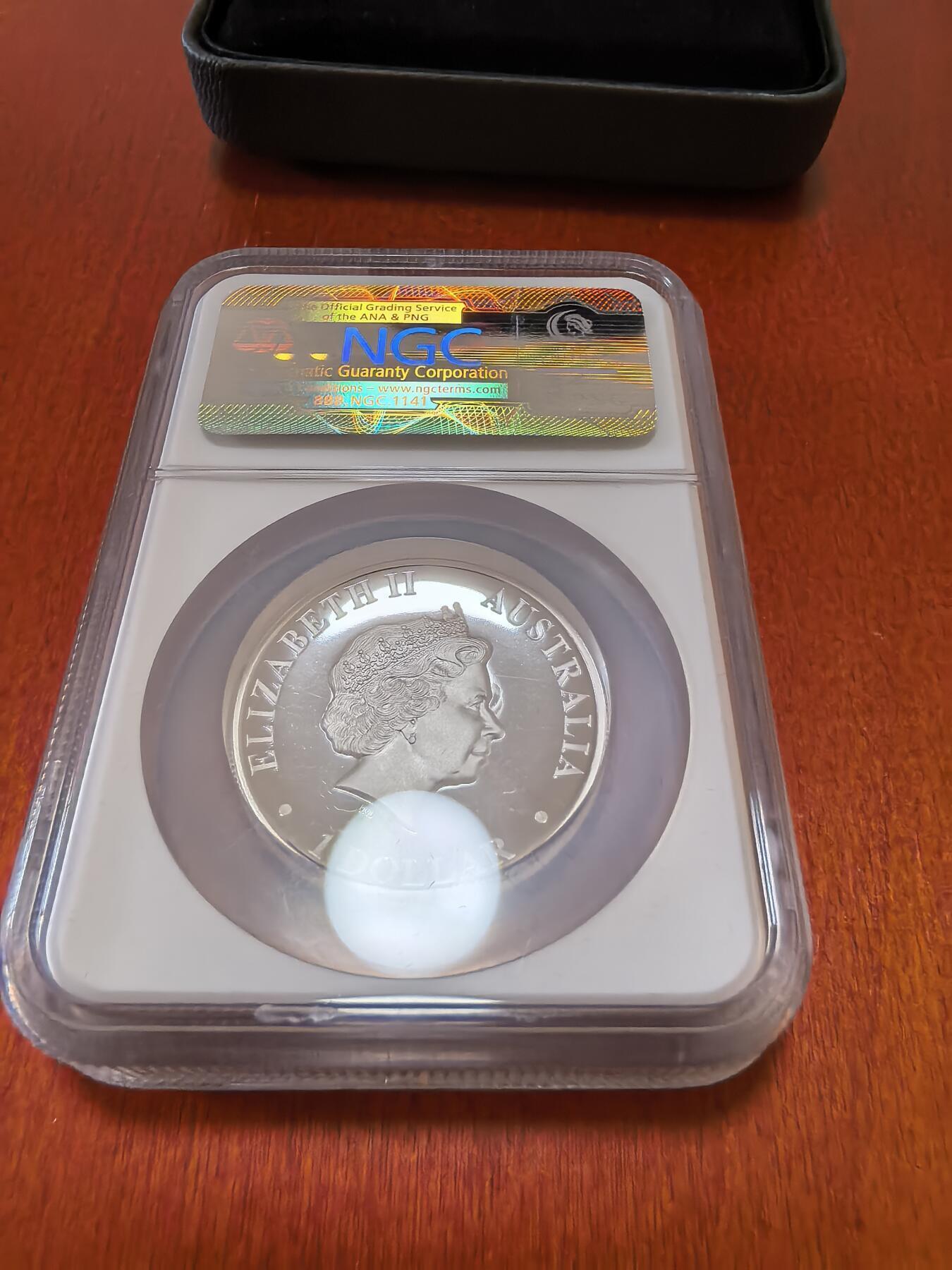 长老汇蛇年精选第九十六场拍卖 2016澳大利亚楔尾鹰1元精制高浮雕弧形精制银币，1盎司999银，NGC PF70UC， 雕刻师签名版，高档评级币盒