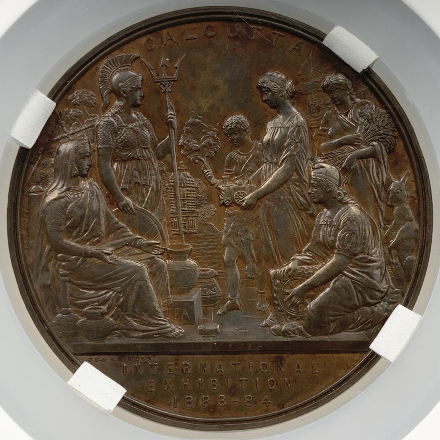 掌中浮雕-藏着的欧洲第051场 1883-1884年英属印度加尔各答国际博览会维多利亚女王大铜章， 76.3mm 