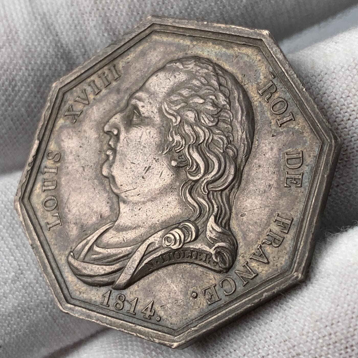 掌中浮雕-藏着的欧洲第051场 法国路易十八头像，巴黎证券交易所八角银章，32.8mm，16.3g