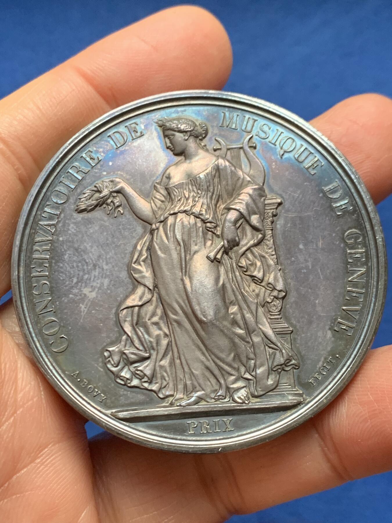 《竞宝斋》第462场 周日，周一，2场连拍 （全场包邮）欢迎送拍 瑞士1861年日内瓦音乐学院大银章 光边 79.4克 53mm