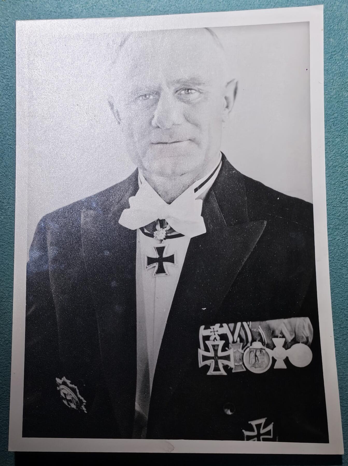 盛世勋华——号角文化勋章邮票专场拍卖第302期 德国（1957）橡叶骑士十字勋章获得者照片 佩戴1957版橡叶骑士十字勋章/德意志十字勋章/一级铁十字勋章等