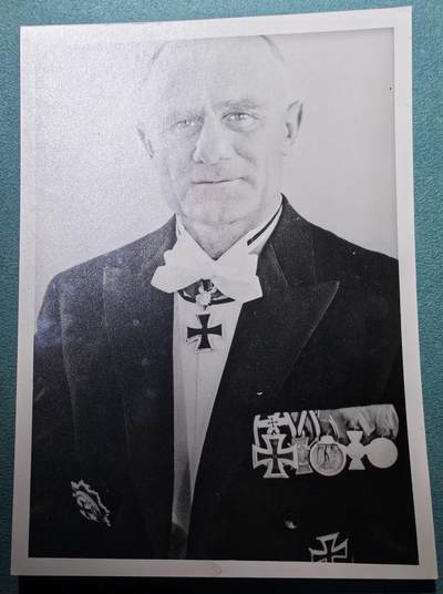 盛世勋华——号角文化勋章邮票专场拍卖第302期 - 德国（1957）橡叶骑士十字勋章获得者照片 佩戴1957版橡叶骑士十字勋章/德意志十字勋章/一级铁十字勋章等