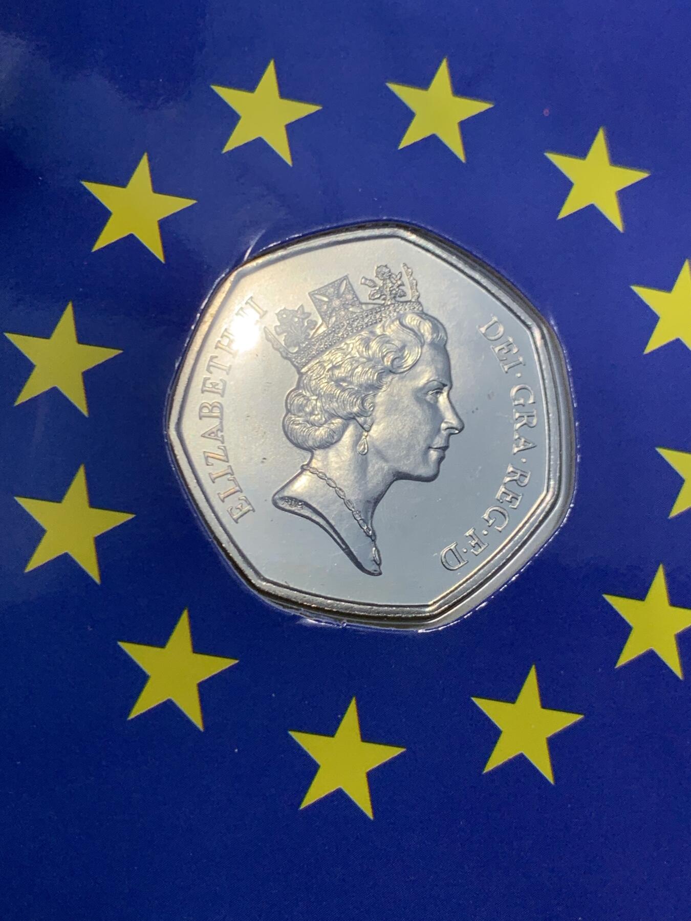 《竞宝斋》第462场 周日，周一，2场连拍 （全场包邮）欢迎送拍 英国1992年套币，带1枚1英镑橡树纪念币，1枚50便士欧洲部长理事会轮值主席纪念币，9枚币，册证齐全，品相精美