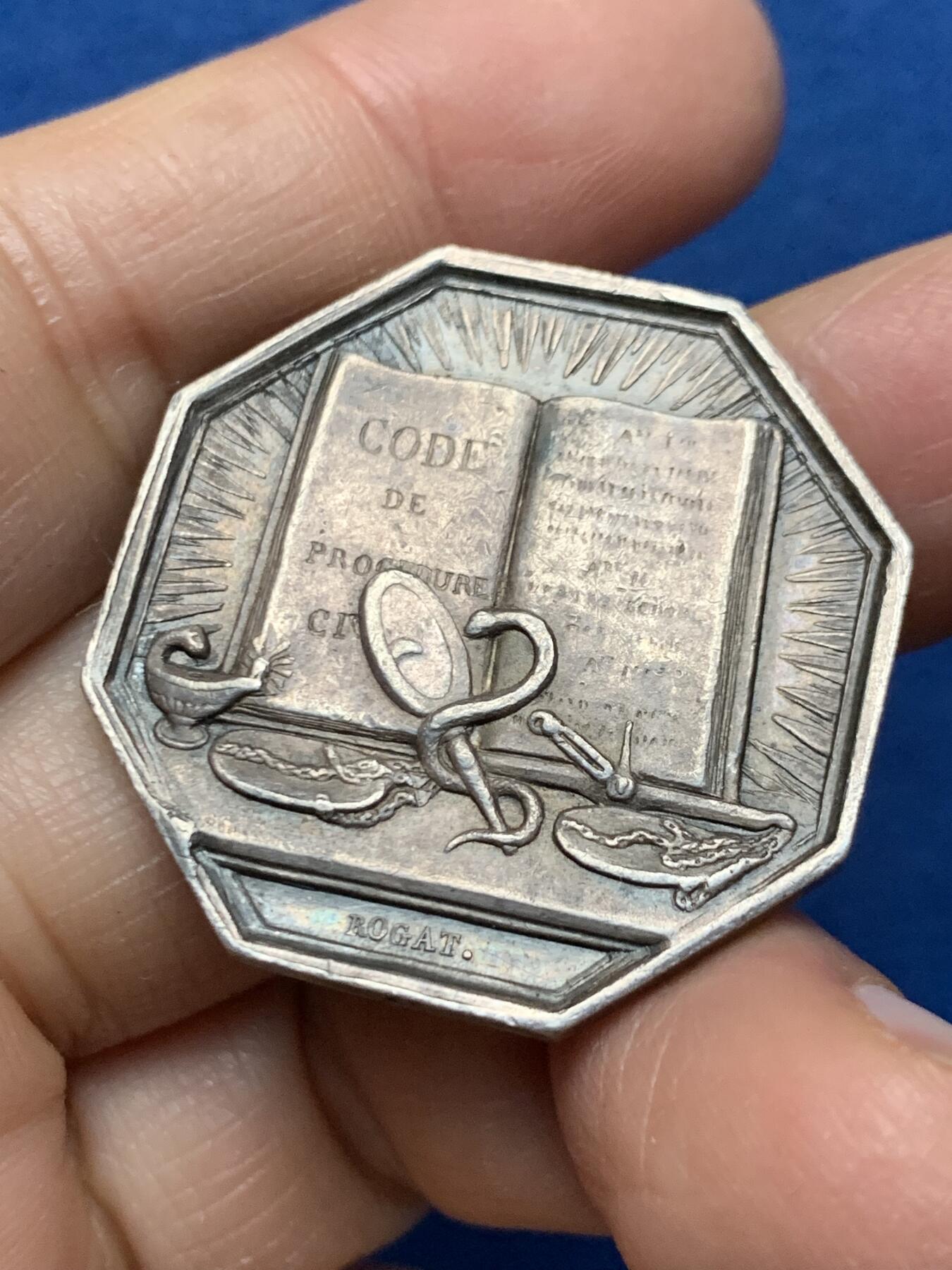 《竞宝斋》第462场 周日，周一，2场连拍 （全场包邮）欢迎送拍 法国塞纳省法警厅银质八角代币 17.35g 33.5mm 早期油灯边铭