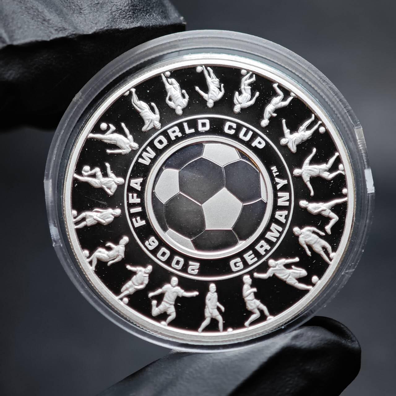 金瓯小拍第三期 古今币章 银价专场 澳大利亚母子组合银币2枚1套2006年 重32.2克 世界杯主题 无盒证