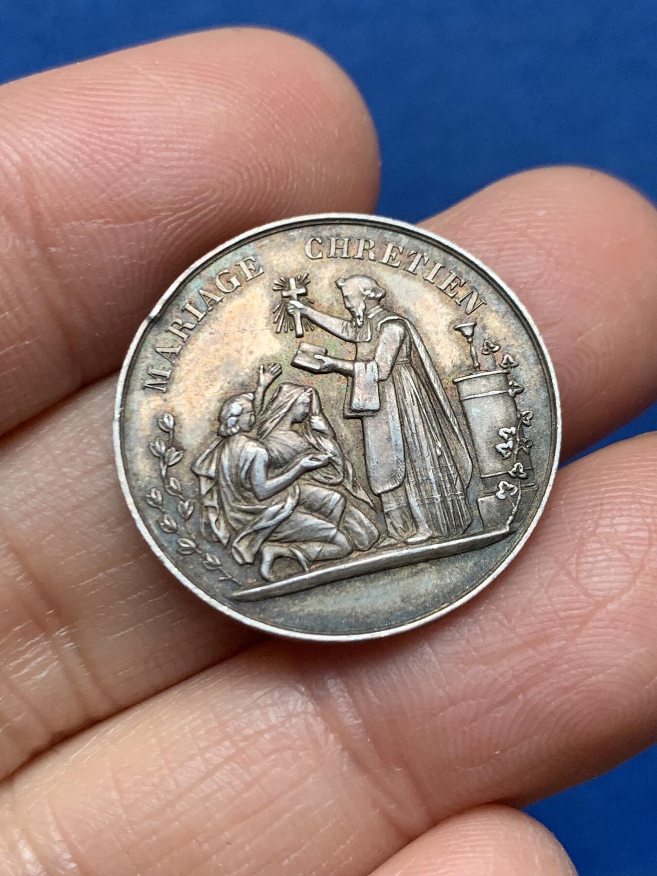 《竞宝斋》第462场 周日，周一，2场连拍 （全场包邮）欢迎送拍 法国婚礼银章 5克 23.9mm 蜜蜂AR边铭