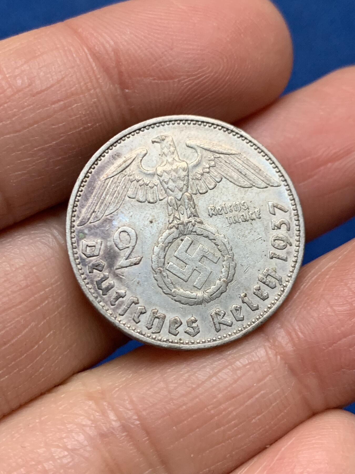 《竞宝斋》第462场 周日，周一，2场连拍 （全场包邮）欢迎送拍 德国1937年兴登堡2马克银币 7.9克