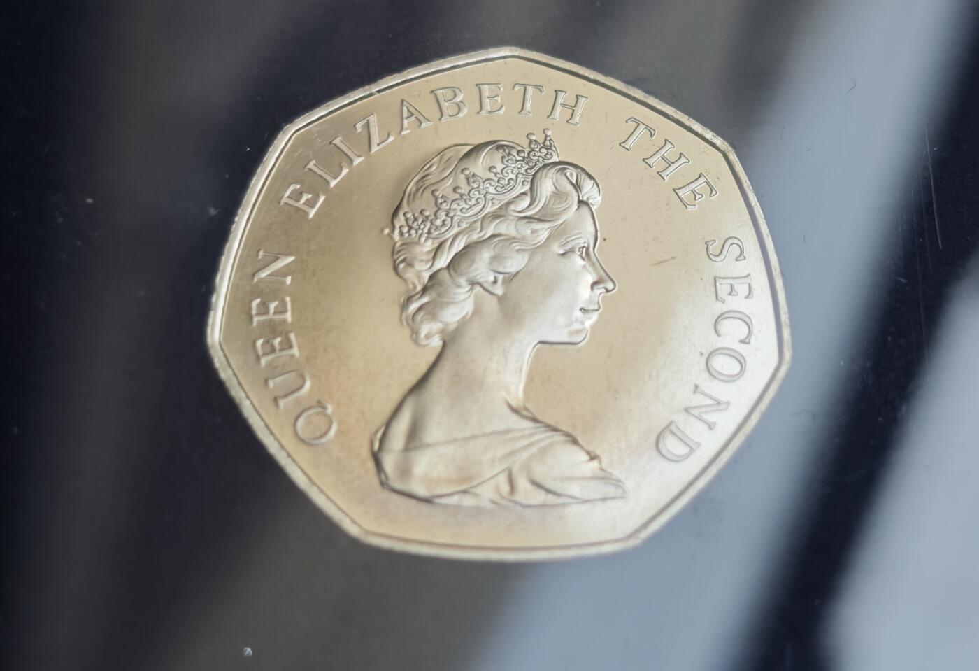 瓶子🏺第227期拍卖会  1982年英属福克兰群岛8枚套  最大枚为银币  28.28克  28.28×0.925×27=706.293