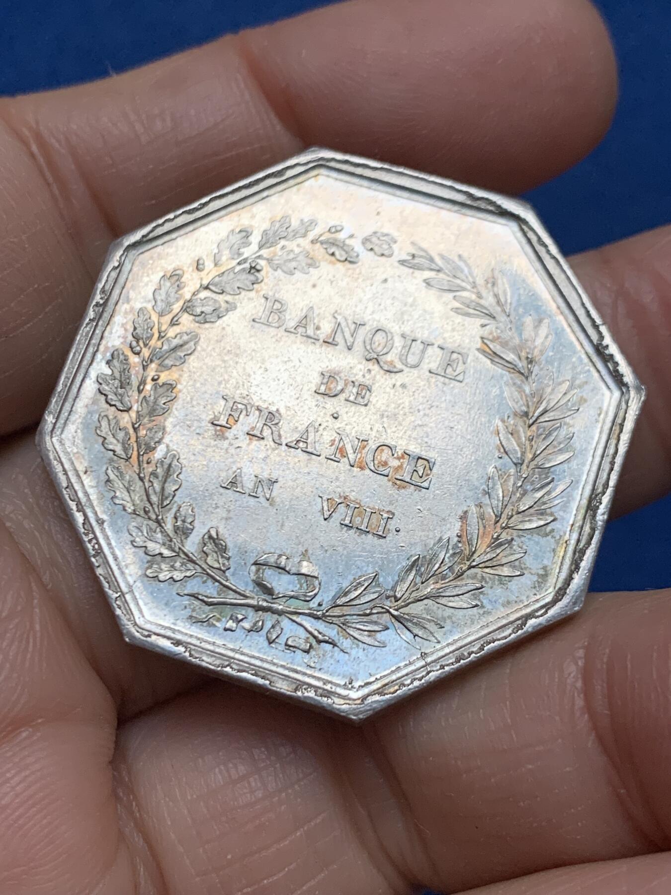 《竞宝斋》第462场 周日，周一，2场连拍 （全场包邮）欢迎送拍 法国储蓄银行八角银质代币 24.3克 36.3mm手指银标