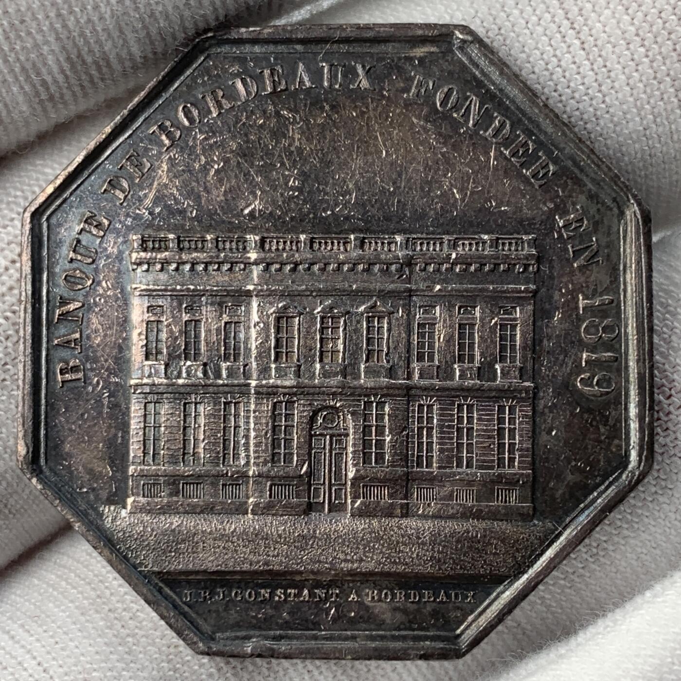 掌中浮雕-藏着的欧洲第051场 1819年法国波尔多银行八角银章，34. 65mm，19g