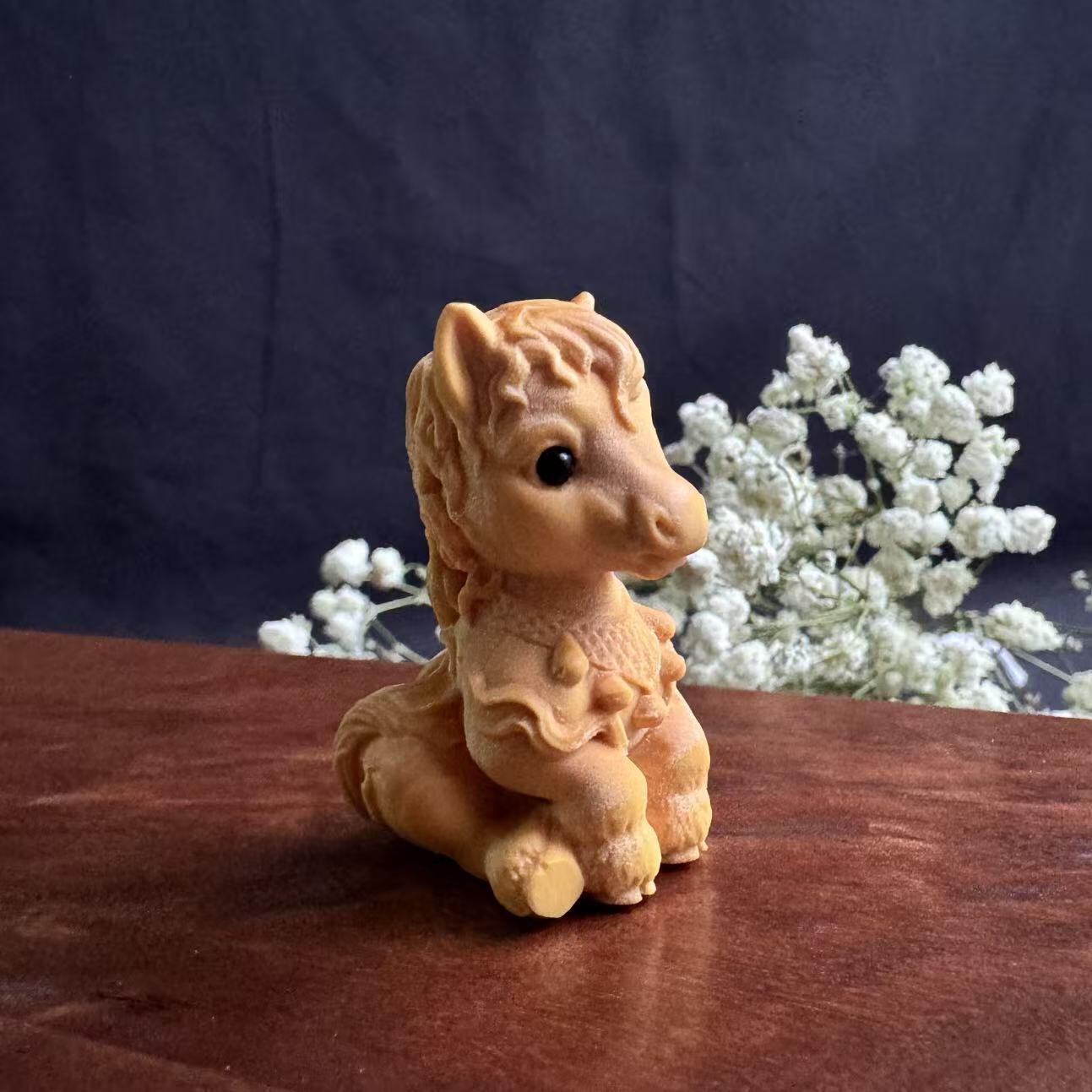 零元拍：2026马年，黄杨木雕12生肖之：萌马，高约：40MM。可爱不。