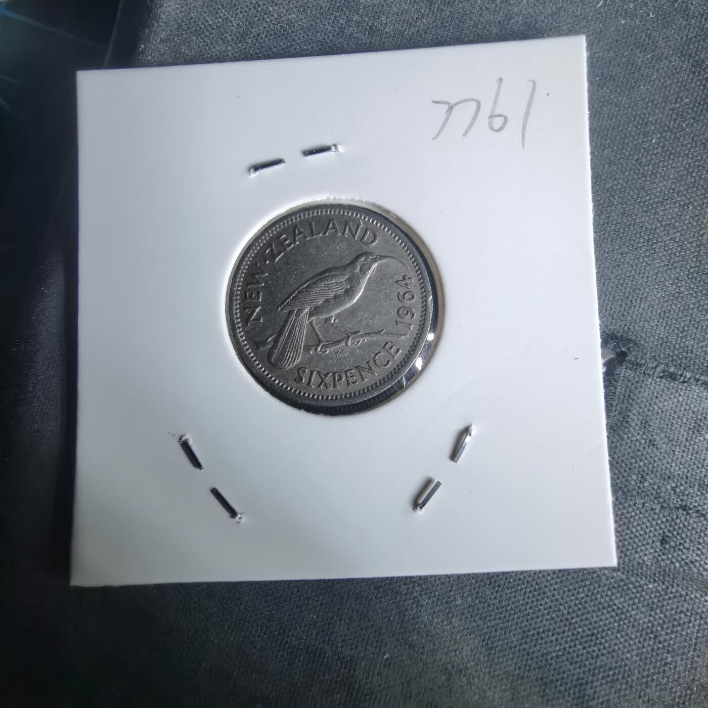 沼泽如烟--第977场 新西兰1964年6便士