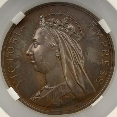 掌中浮雕-藏着的欧洲第051场 - 1883-1884年英属印度加尔各答国际博览会维多利亚女王大铜章， 76.3mm 