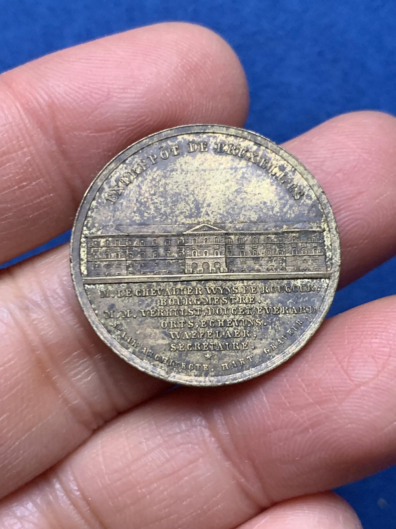 《竞宝斋》第462场 周日，周一，2场连拍 （全场包邮）欢迎送拍 四枚一组 法国古典章牌 86.4克 27-41mm