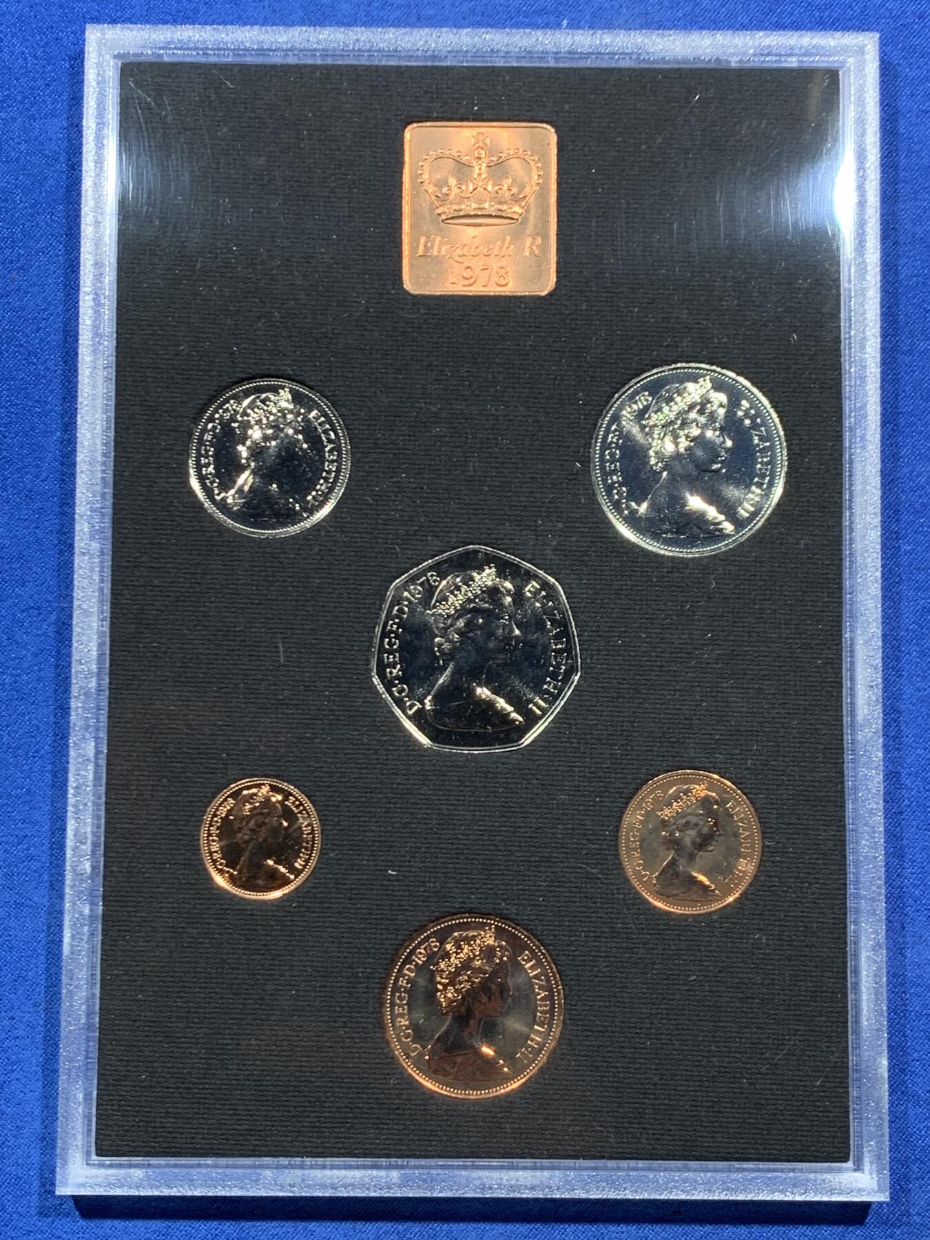 《竞宝斋》第462场 周日，周一，2场连拍 （全场包邮）欢迎送拍 英国1978年精制套币 礼品原装6枚币和1枚章