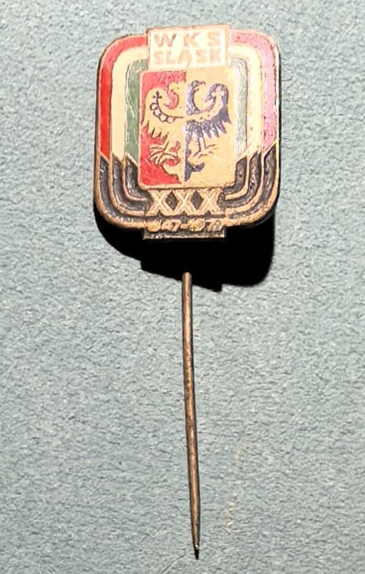 盛世勋华——号角文化勋章邮票专场拍卖第302期 波兰西里西亚军事体育俱乐部（ WKS Śląsk）成立30周年纪念别针 西里西亚军事体育俱乐部（Wojskowy Klub Sportowy Śląsk）波兰著名的综合性体育俱乐部，以足球、篮球等项目闻名