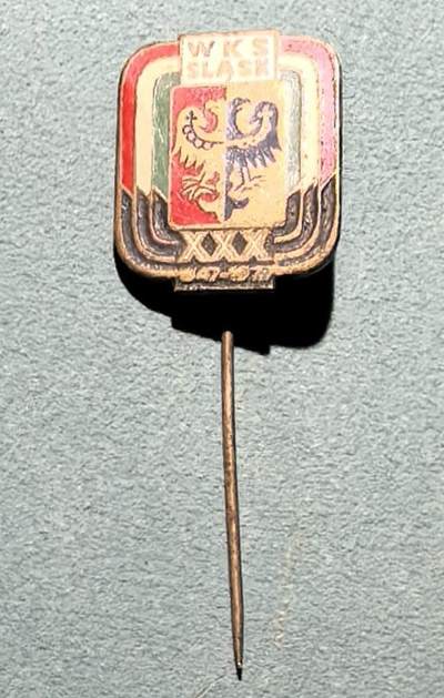 盛世勋华——号角文化勋章邮票专场拍卖第302期 - 波兰西里西亚军事体育俱乐部（ WKS Śląsk）成立30周年纪念别针 西里西亚军事体育俱乐部（Wojskowy Klub Sportowy Śląsk）波兰著名的综合性体育俱乐部，以足球、篮球等项目闻名