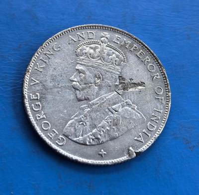 外国优质老铜币高银银币，周六九点倒数截拍，满百包邮，持续收拍 - 英属海峡殖民地1921年50分银币，正面为乔治五世国王侧面像，铭文彰显其 “印度皇帝” 的殖民身份；布局规整，是英国殖民东南亚时期的货币见证。