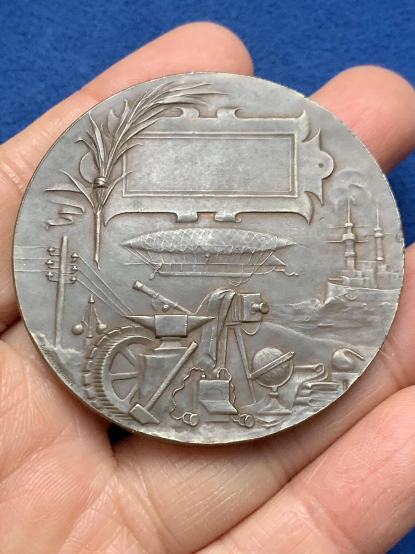 《竞宝斋》第462场 周日，周一，2场连拍 （全场包邮）欢迎送拍 法国1900年巴黎世博会铜章，经典女神款，丰饶角铜标。65.2克，53.6mm