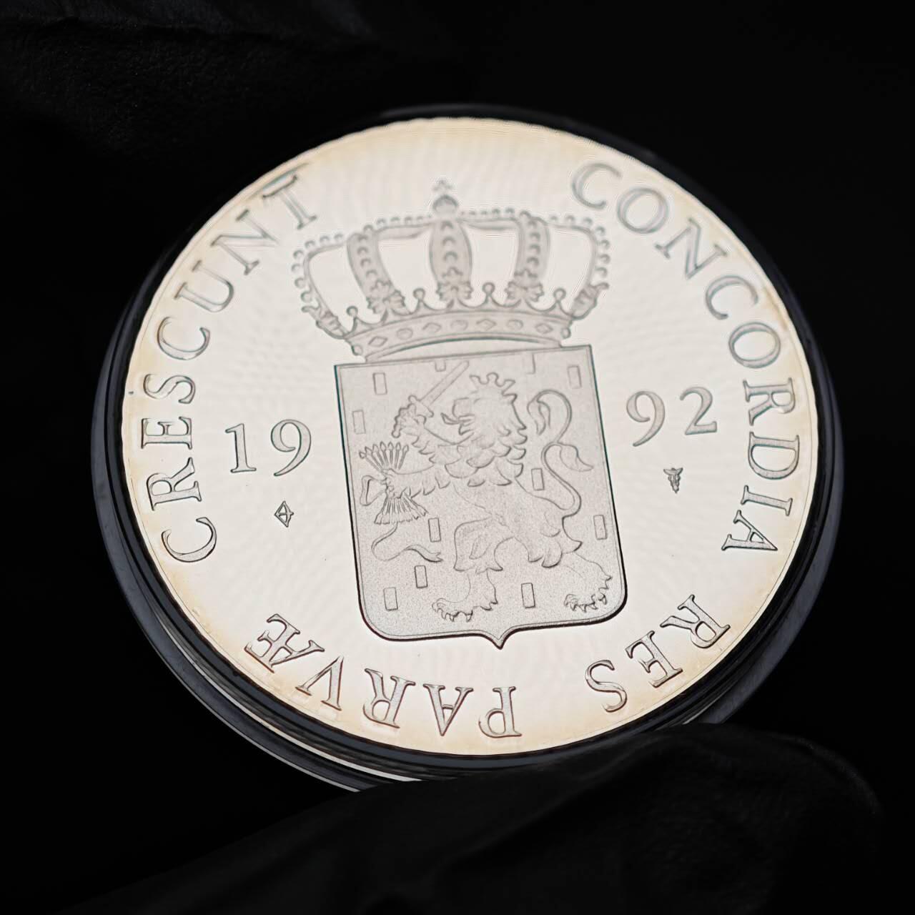 金瓯小拍第三期 古今币章 银价专场 荷兰杜卡特复刻精制银章1992年 28.3克 带盒证