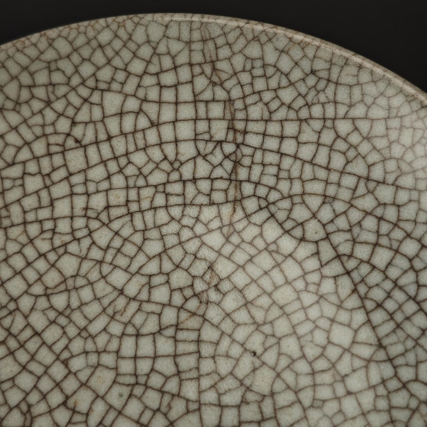 上海都达杂项专场九（全场包邮） 清乾隆 哥窑开片盘1-30