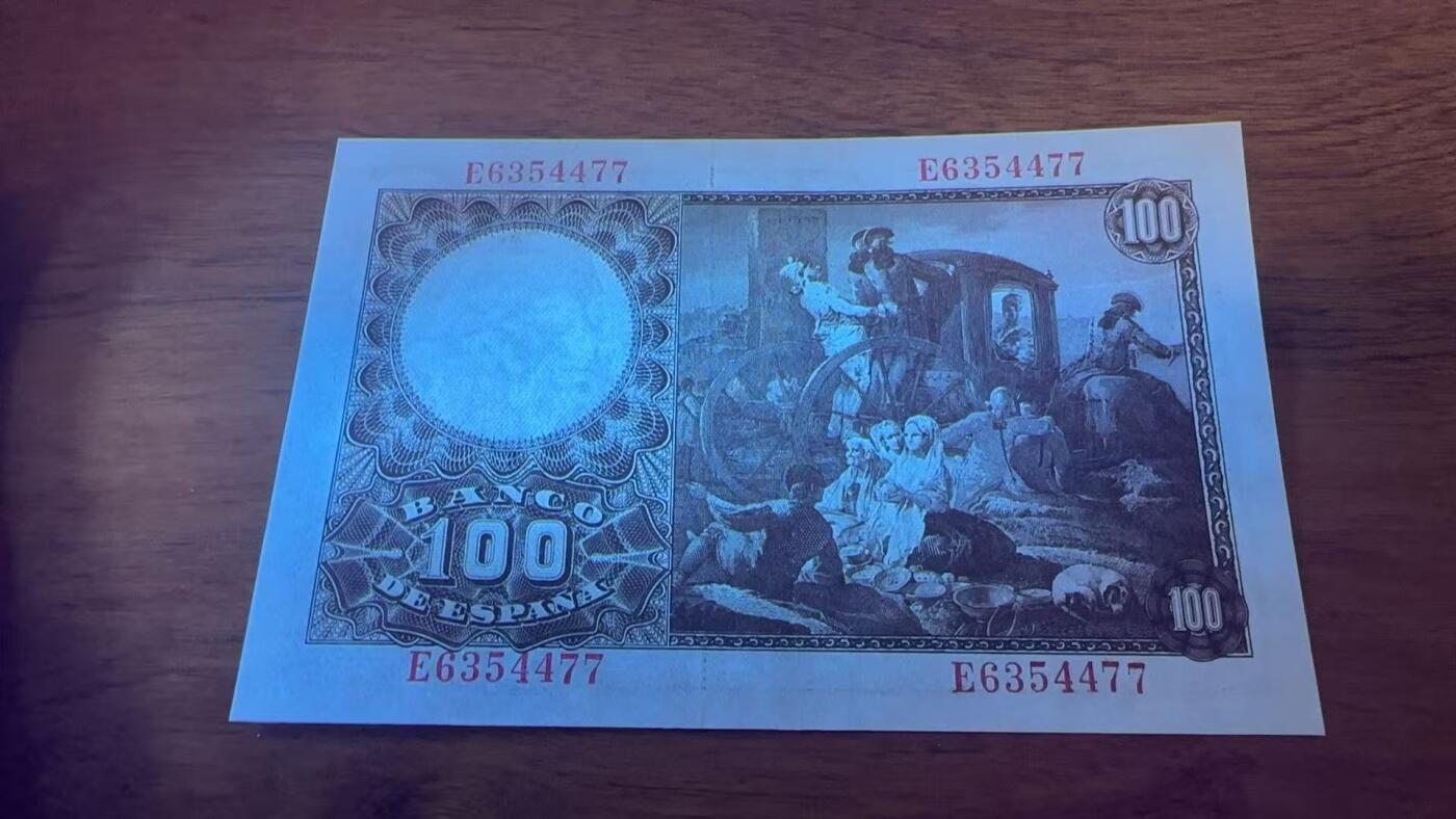 徐霞客拍卖首拍 西班牙	P-137 1948年100比塞塔	E6354477	unc-	这张纸币于1948年5月2日在马德里发行，正面主像为西班牙浪漫主义画家弗朗西斯科·巴耶乌，通过采用棕黄渐变套印与精细雕刻凹印工艺，花纹繁复且防伪性强，作为战后西班牙发行的首批大面额纸币之一，存世量已极为稀少，在欧洲纸币收藏中属于“小众精品”。		