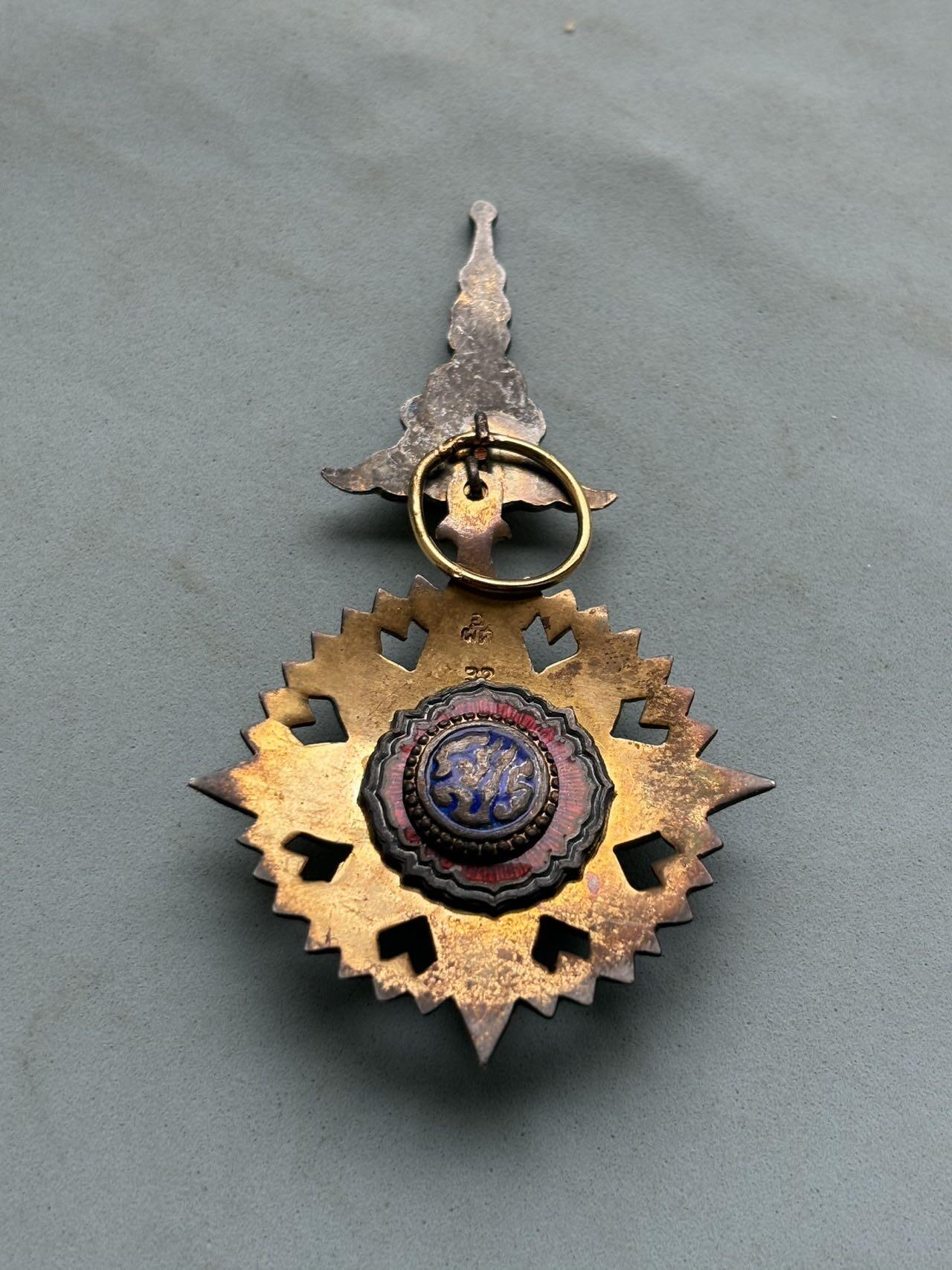 盛世勋华——号角文化勋章邮票专场拍卖第303期 泰国指挥官级王冠勋章 银制 重24克，银价400+