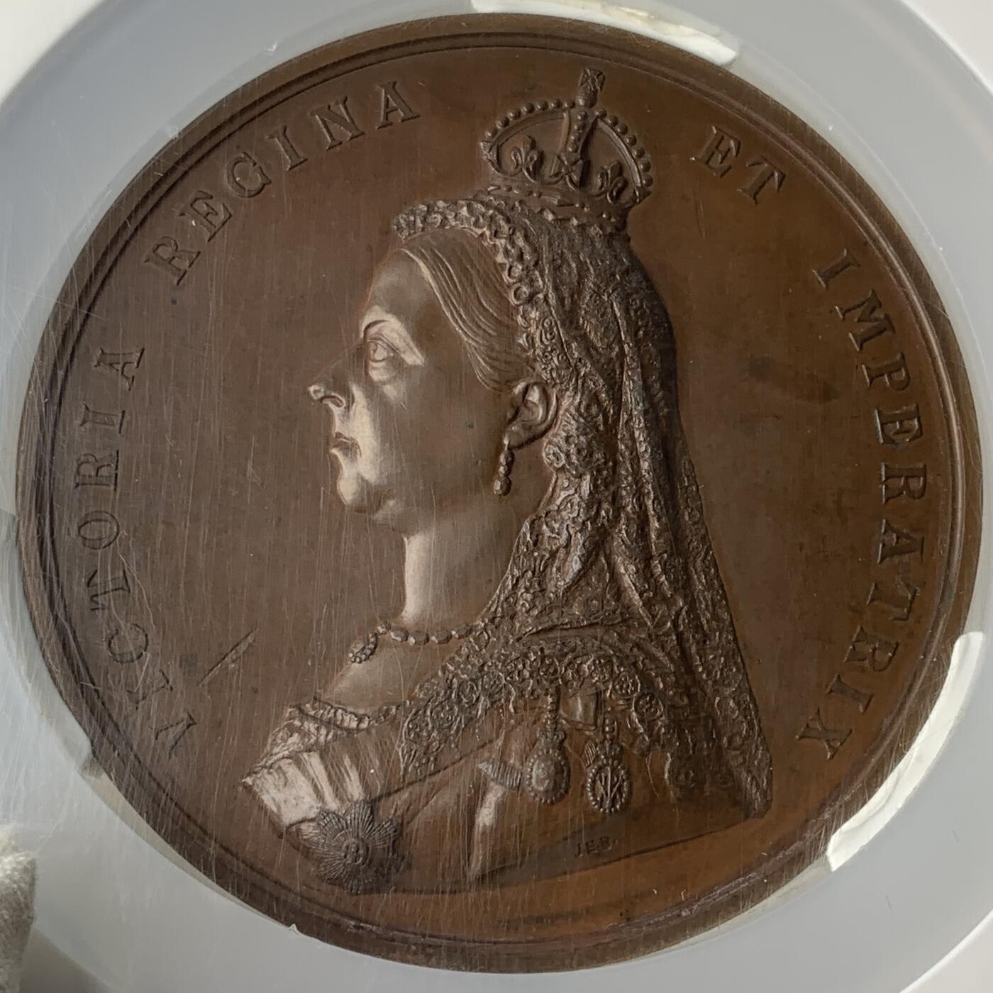 掌中浮雕-藏着的欧洲第051场 1887年维多利亚女王登基50年铜章, 77mm，J.E. Boehm and F. Leighton雕刻 