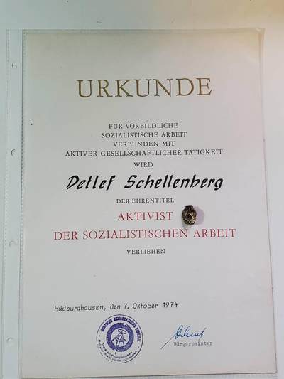 韵星假日军品类拍卖第三十八期 -- Rimey Holidays Militaria Auction 38 - 民主德国社会主义功勋活动家证书带证章一套 主管亲签