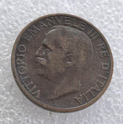 外国优质老铜币高银银币，周六九点倒数截拍，满百包邮，持续收拍 - 意大利1929 年 10 分铜币，正面为维托里奥・埃马努埃莱三世头像，背面饰蜜蜂图案，设计独特。铜质包浆自然温润，品相完整，属意大利王国时期经典辅币，见证近代意大利货币史，是欧洲钱币收藏的特色佳品，兼具历史与艺术价值。