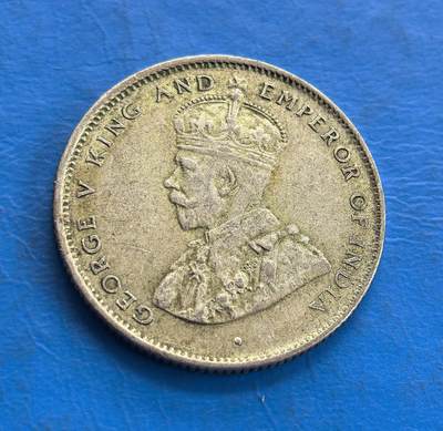 外国优质老铜币高银银币，周六九点倒数截拍，满百包邮，持续收拍 - 英属锡兰1924年50分银币，正面为乔治五世国王侧面像，铭文彰显其 “印度皇帝” 的殖民身份；背面以椰树为核心，搭配 “50 CENTS” 与僧伽罗文，展现斯里兰卡本土特色，是英国殖民时期的货币见证。