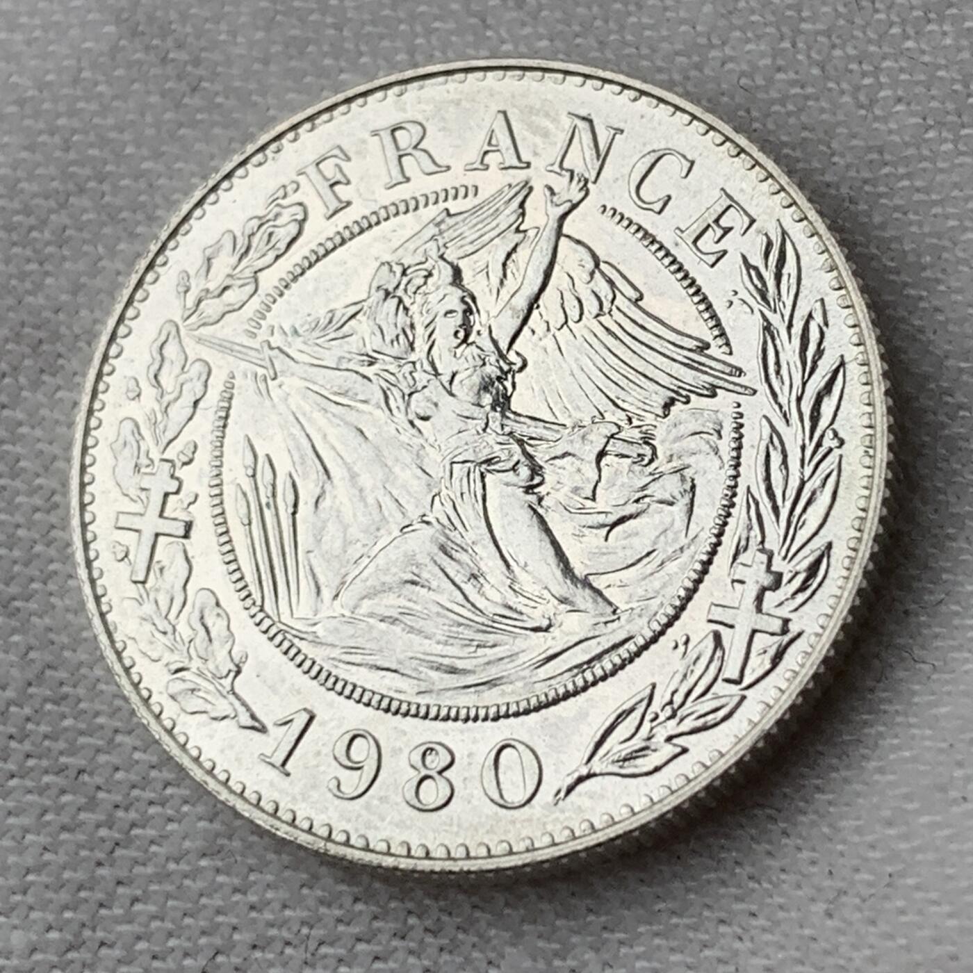 掌中浮雕-藏着的欧洲第051场 1980年法国戴高乐纪念银章（925），21mm，6.6g