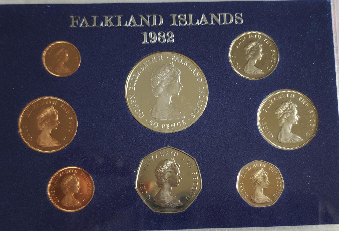 瓶子🏺第227期拍卖会  1982年英属福克兰群岛8枚套  最大枚为银币  28.28克  28.28×0.925×27=706.293