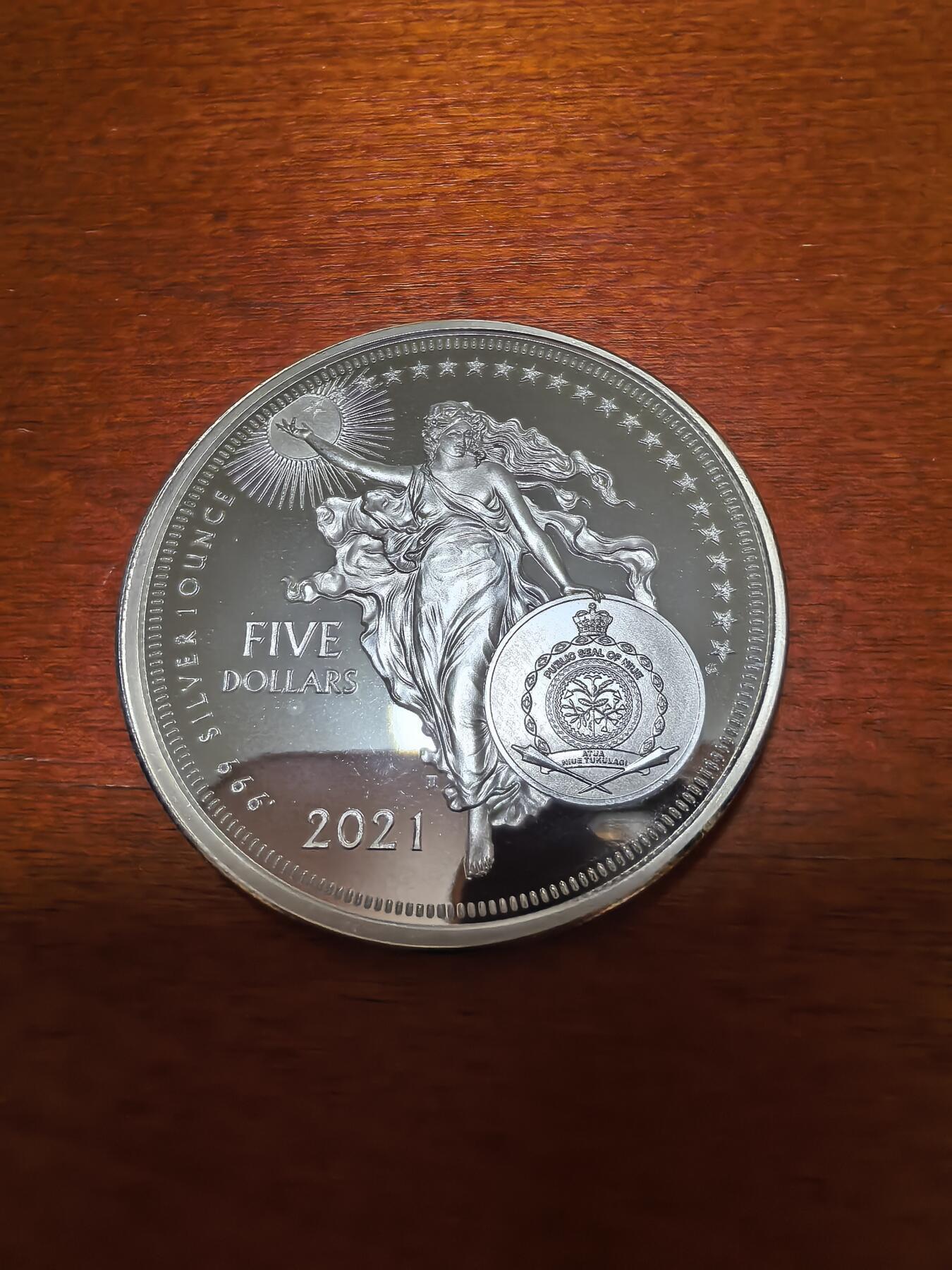 长老汇蛇年精选第九十六场拍卖  2021纽埃灵感5元精制银币，1盎司999银