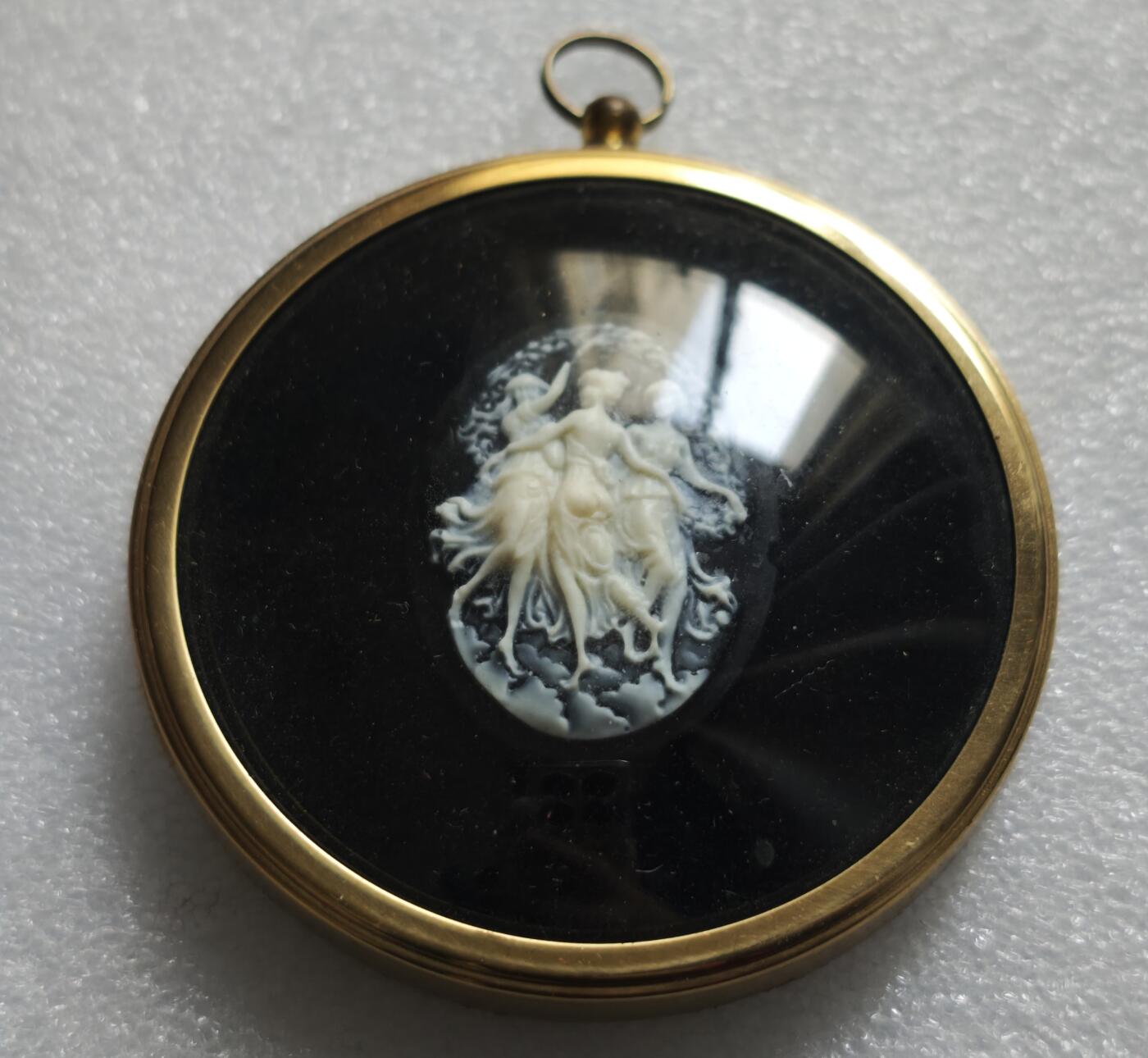 瓶子🏺第227期拍卖会  50年代英国珠宝商原始工艺卡梅奥  美惠三女神