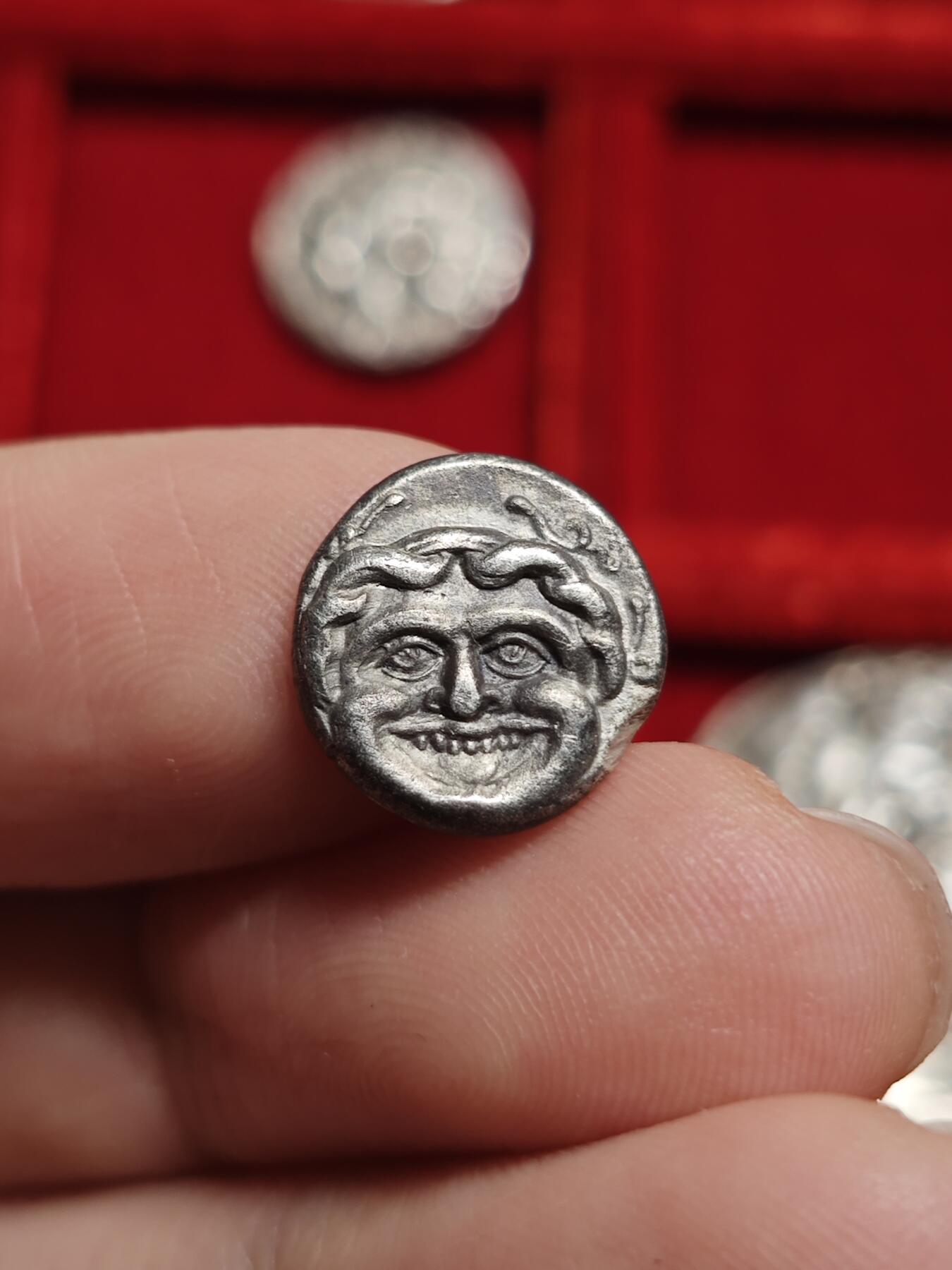 评级古希腊海妖美杜莎银币