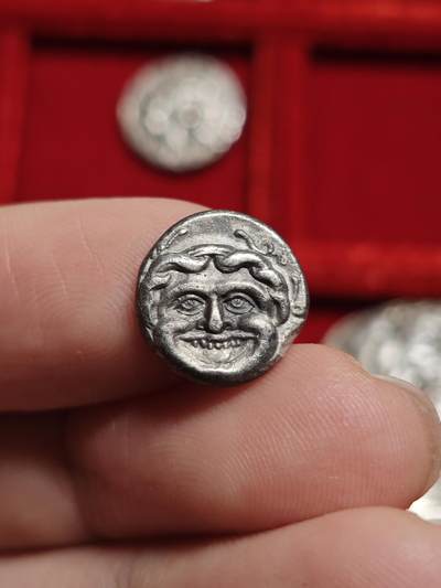 评级古希腊海妖美杜莎银币 - 评级古希腊海妖美杜莎银币