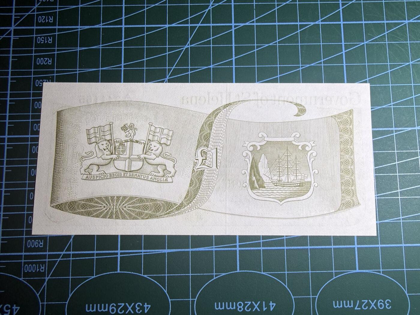 【炜奕收藏】，第五十八期，英属第三场 1981年圣赫勒拿1镑，UNC品相