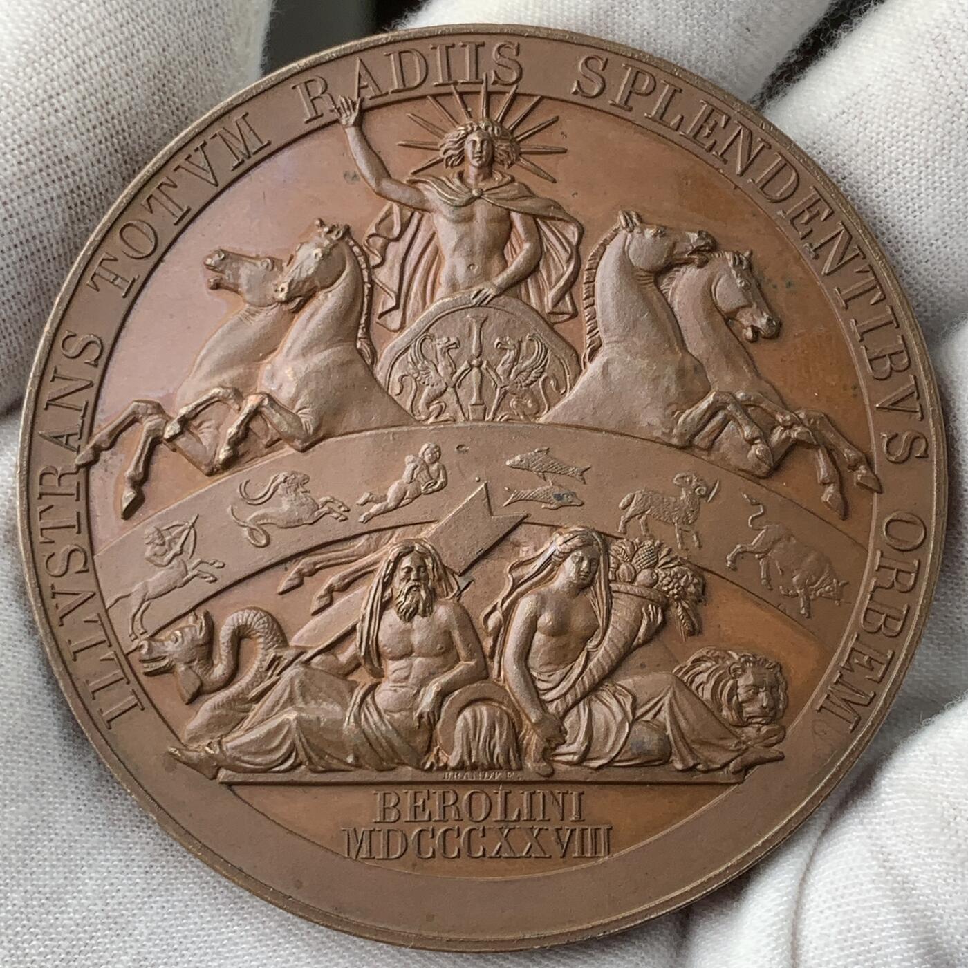 掌中浮雕-藏着的欧洲第051场 1828年普鲁士洪堡自然科学院铜章，63mm